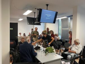 2a95f861-30f5-4ff9-bde8-84577f1aff6b